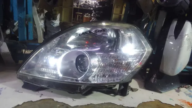 Ex-Japan Nissan Teana (2005) Xenon Headlight - 1