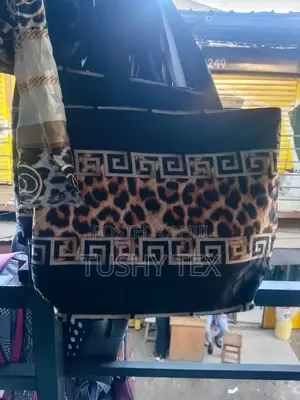 African Women's Shopping Bag