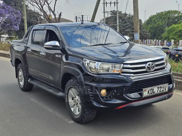 Toyota Hilux Double Cab 2016 Black - 1