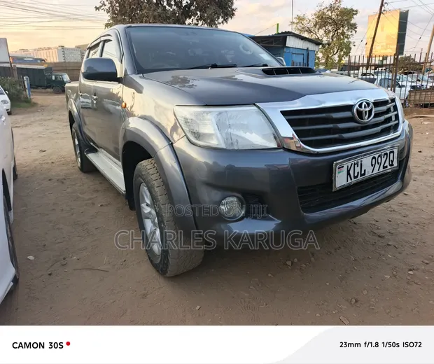 Toyota Hilux 2012 Kijivu - 1
