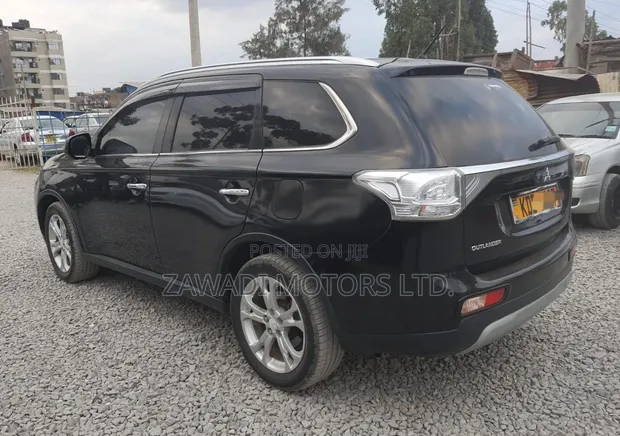 Mitsubishi Outlander 2015 Black - 1