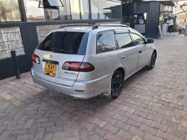 Toyota Caldina 2000 Silver - 1