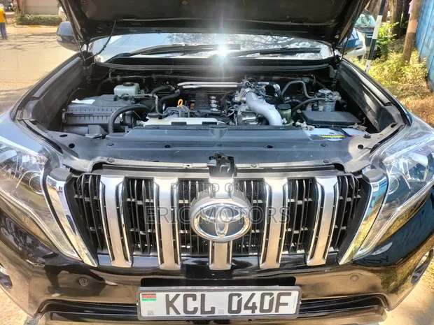 Toyota Land Cruiser Prado 3.0 TD 2011 Nyeusi - 1