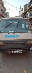 Toyota HiAce 2002 Nyeupe - 4