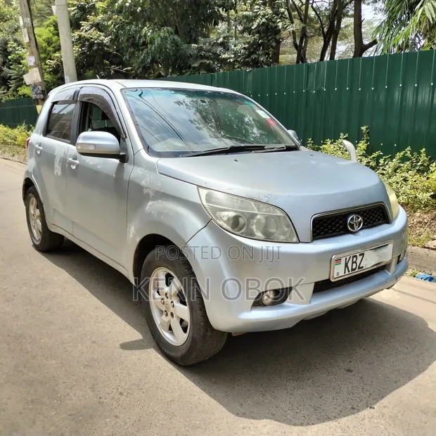 Toyota Rush 1.5 AWD 2007 Nyeupe - 1