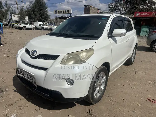 Toyota IST 2007 Nyeupe - 1