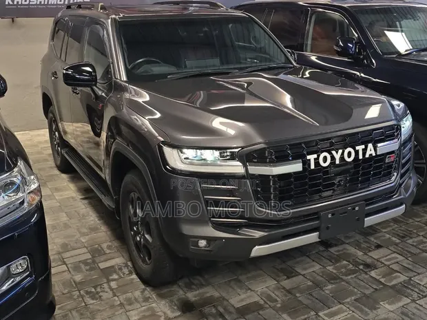 Toyota Land Cruiser LC300 GR Sport 2024 - 1