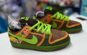 Nike SB Dunk Low De La Soul