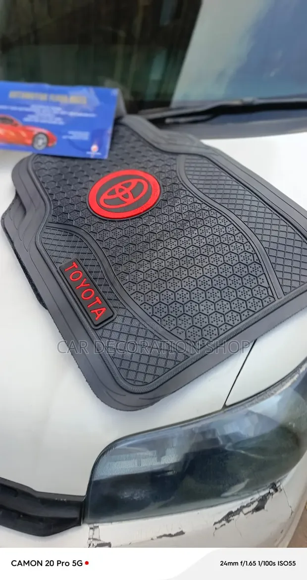 Toyota Black Rubber Floor Mats - Diamond Grip - 1