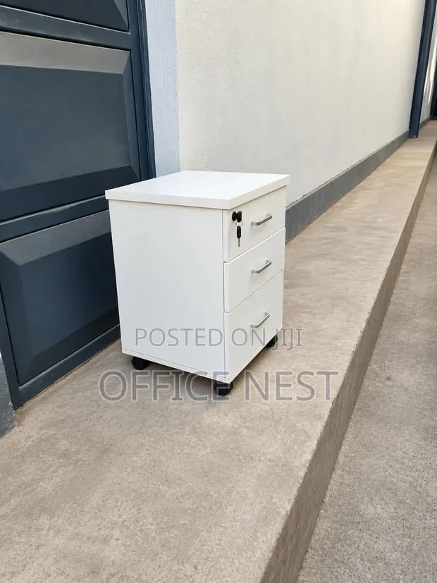 3 Drawer Mobile Office Pedestal | Lockable Filing Cabinet with Wheels - 1