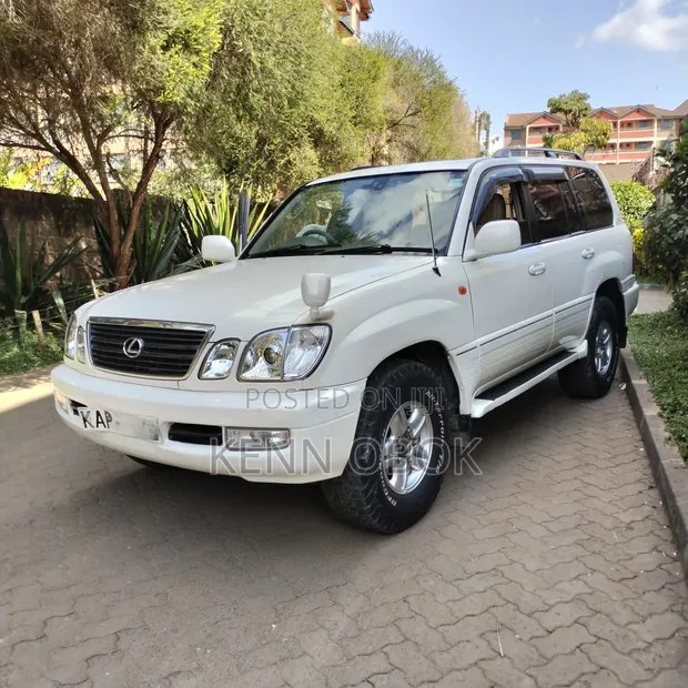 Toyota Land Cruiser Cygnus 4.7 2001 Nyeupe - 1