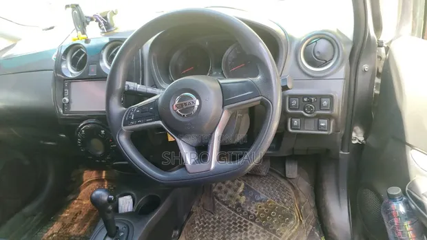 Nissan Wingroad 2009 Silver - 1