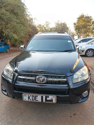 Toyota RAV4 2015 Nyeusi