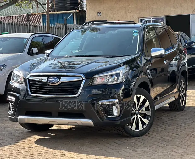 Subaru Forester Premium AWD 2019 Nyeusi - 1