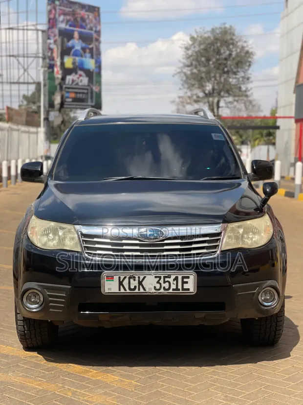 Subaru Forester 2011 Black - 1