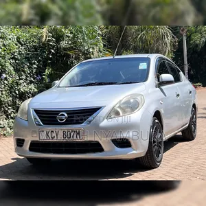 Nissan Tiida Latio 2013 Silver