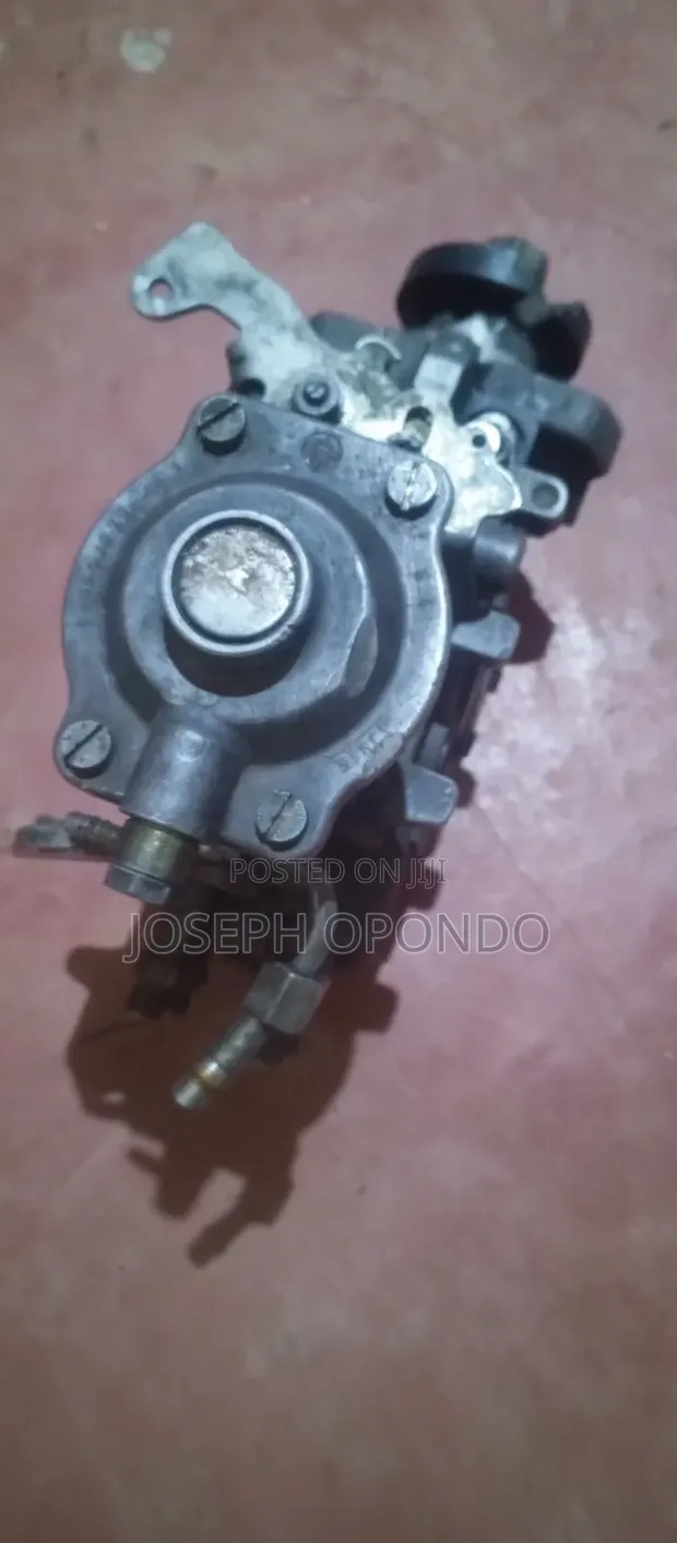 Land Rover Defender 300TDI Injector Pump (Used) - 1