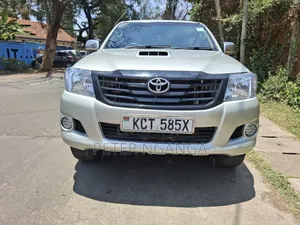 Toyota Hilux 3.0 D-4D 4x4 Double Cabin 2012 Silver