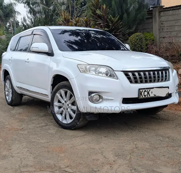 Toyota Vanguard 2010 White - 1