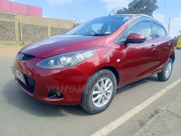 Mazda Demio 2011 Rangi ya Maroon - 1