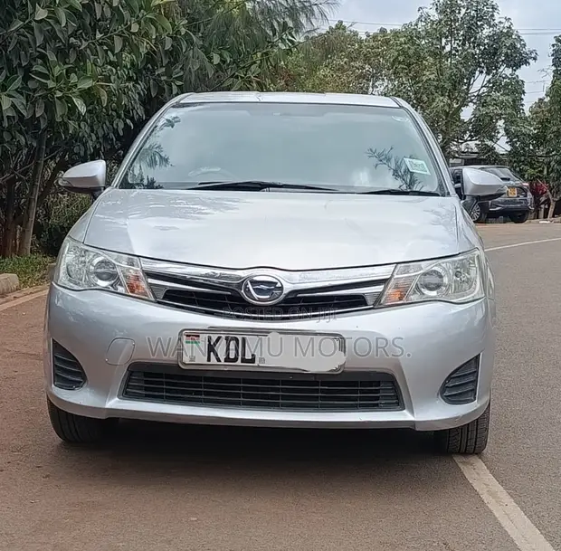 Toyota Corolla Fielder Hybrid 2015 Nyeusi - 1