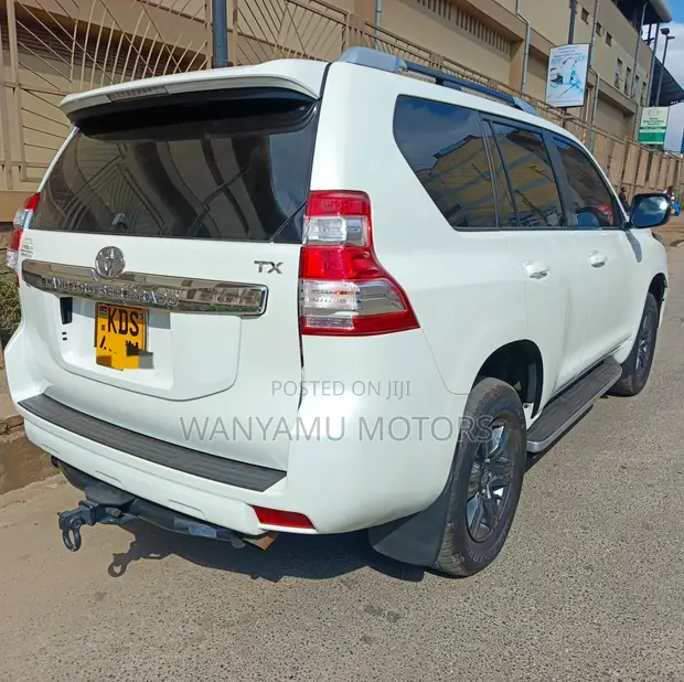 Toyota Land Cruiser Prado 2017 White - 1