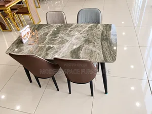 Meza ya Kisasa ya Dining ya Marmar na Viti 4