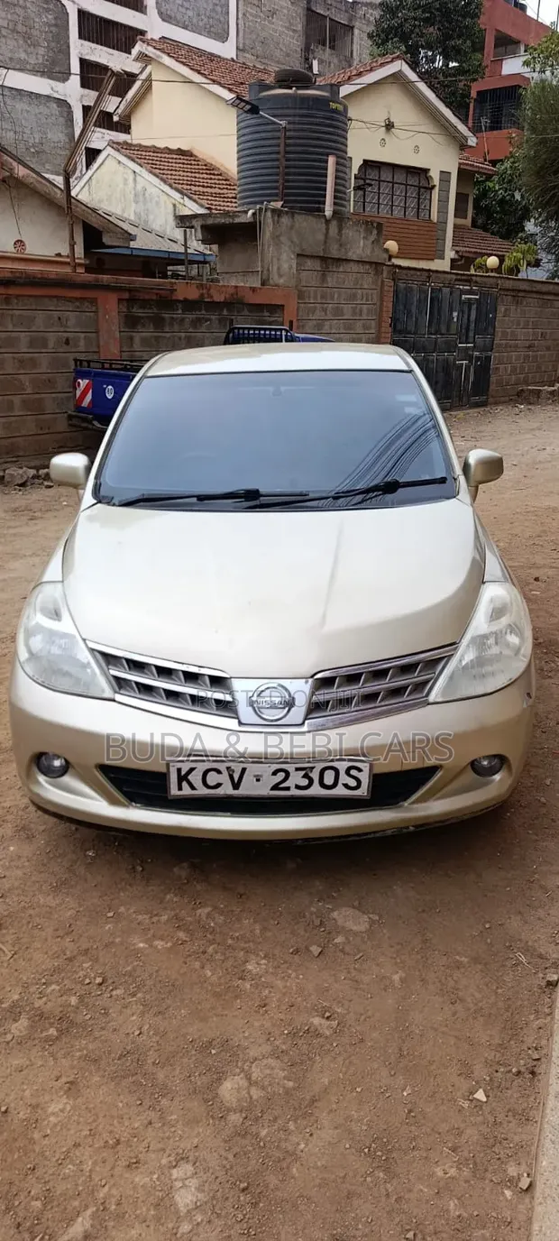 Nissan Tiida 2012 Beige - 1