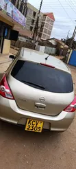 Nissan Tiida 2012 Beige - 3