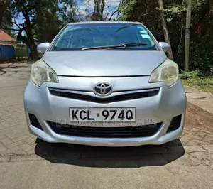 Toyota Ractis 2011 Nyeupe