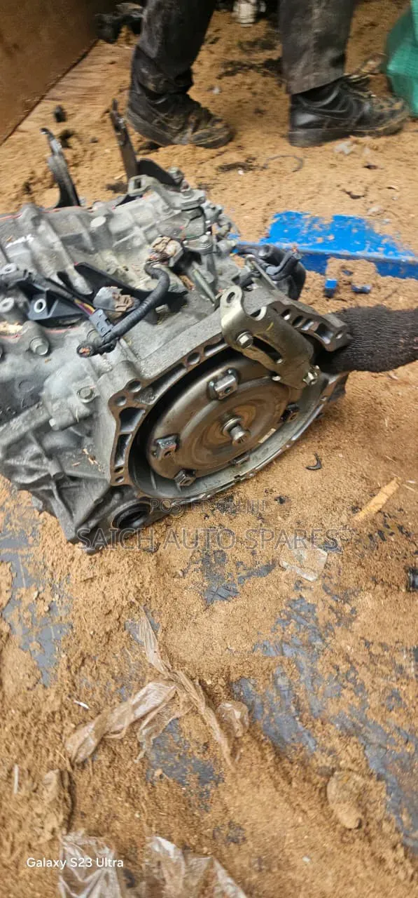 Toyota Sienta Gearbox - Used - 1