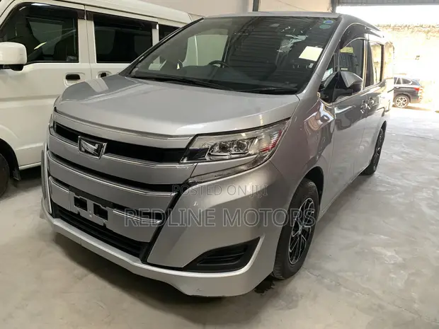 Toyota Noah 2.0 AWD (Viti 7) 2019 Ivory - 1