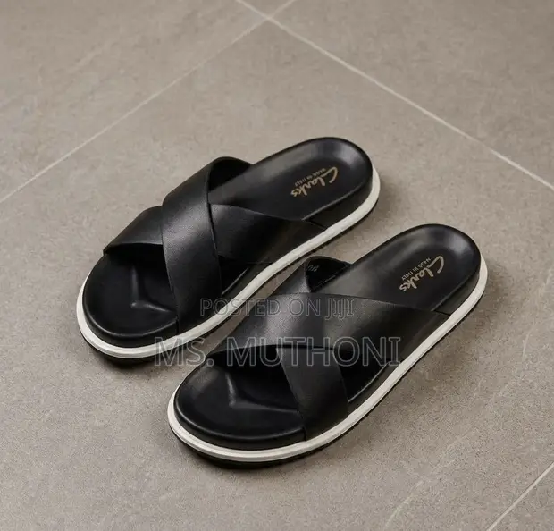 Sandals za Clarks Nyeusi za Kufungwa kwa Msalaba - 1