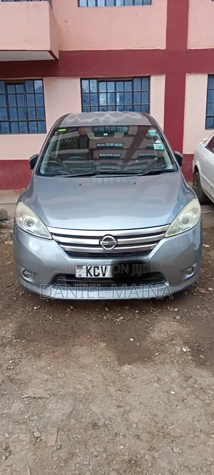 Nissan Lafesta Highway Star 2012