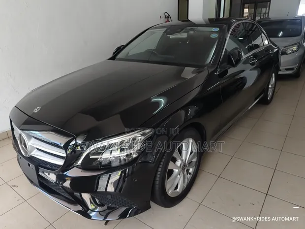 Mercedes-Benz C180 2018 Nyeusi - 1