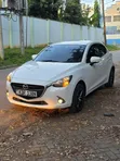 Mazda Demio 2017 Nyeupe - 1