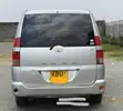 Toyota Noah 2005 Nyeupe - 4