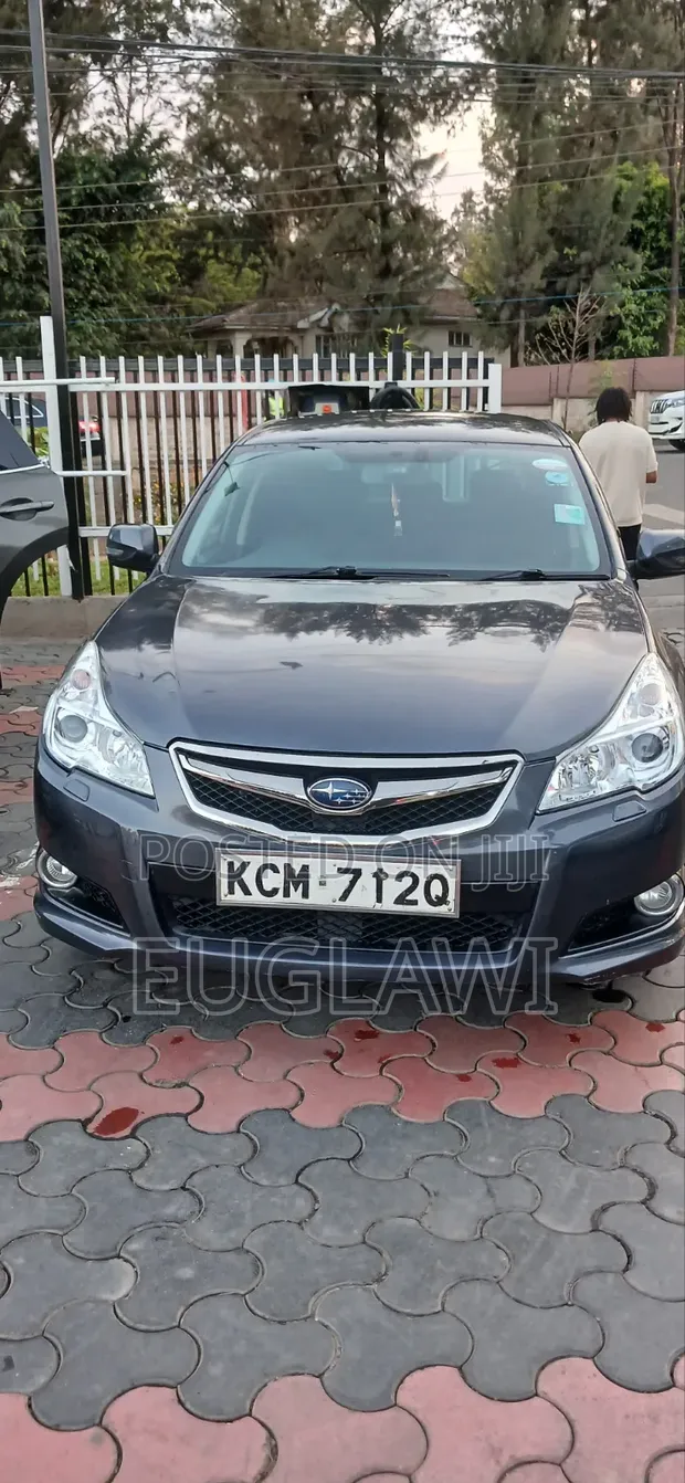 Subaru Legacy 2.5i Premium 2010 Gray - 1