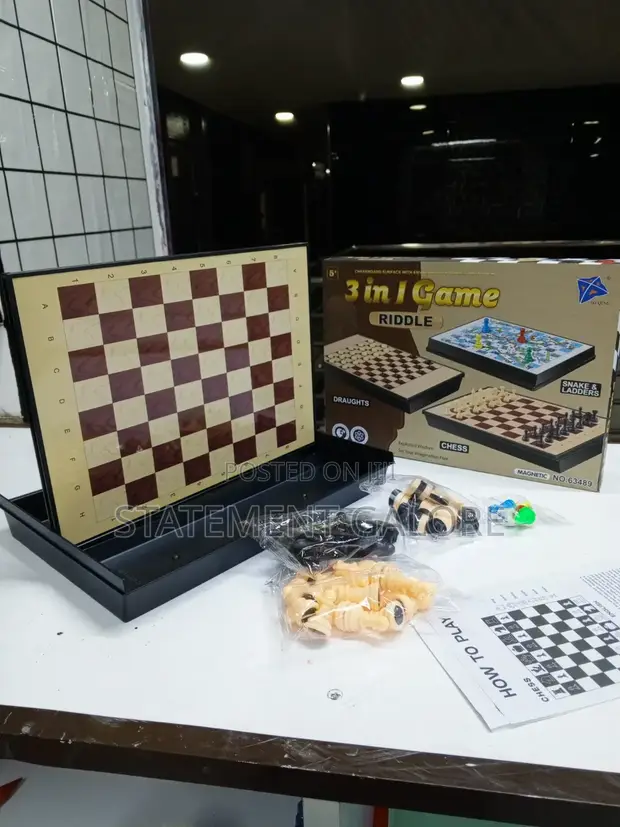 Mchezo wa Bodi wa Sumaku 3-kwa-1: Chess, Draughts, Nyoka na Ngazi - 1