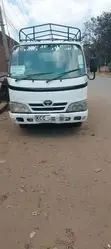 Toyota Dyna 2013 Nyeupe - 3