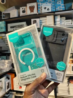 Nilkin Kesi ya iPhone 17 Pro Max - Nyeusi