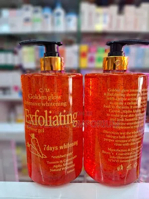 Golden Glow Exfoliating Shower Gel with Turmeric & Carrot