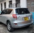 Toyota RAV4 2015 Nyeupe - 2