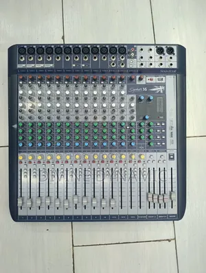 Soundcraft Signature 16 Mixer