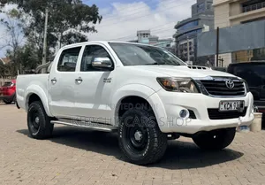 Toyota Hilux Double Cab 2013