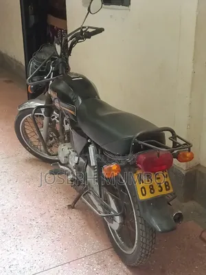 Yamaha Crux 2016 Nyeusi