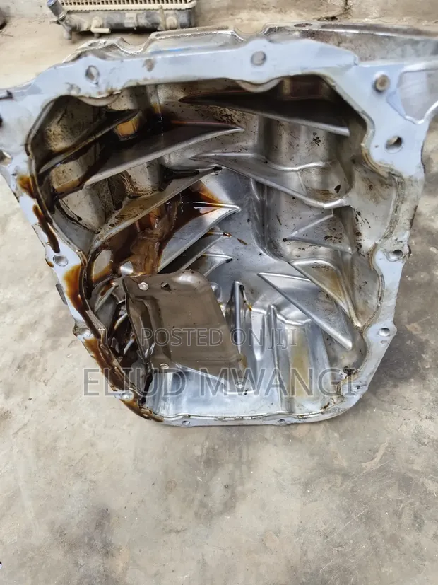 Oil Sump ya Injini ya Daihatsu Mira KF (Iliyotumika) - 1