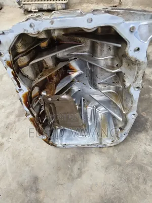Oil Sump ya Injini ya Daihatsu Mira KF (Iliyotumika)