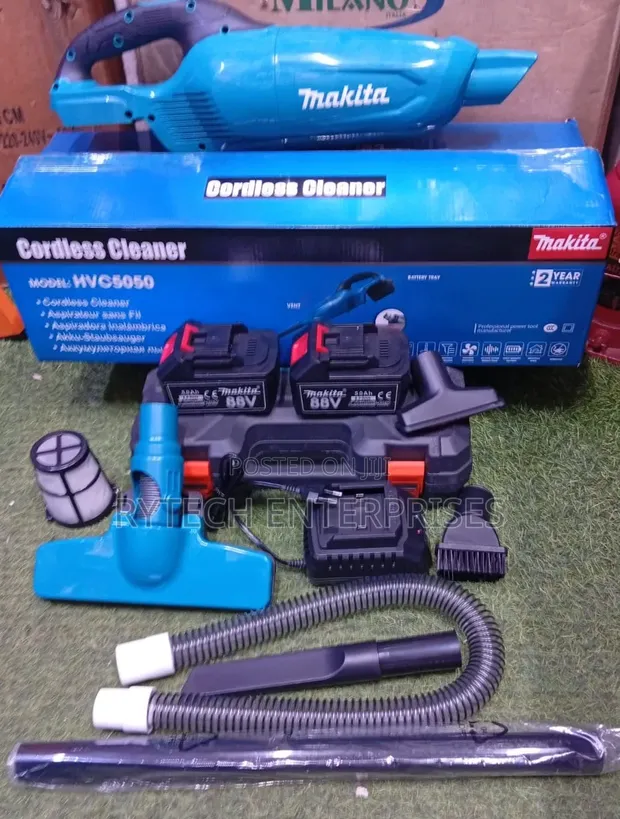 Makita Rechargeable Vacuum Cleaner - 1