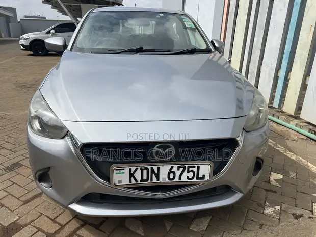 Mazda Demio 2016 Silver - 1